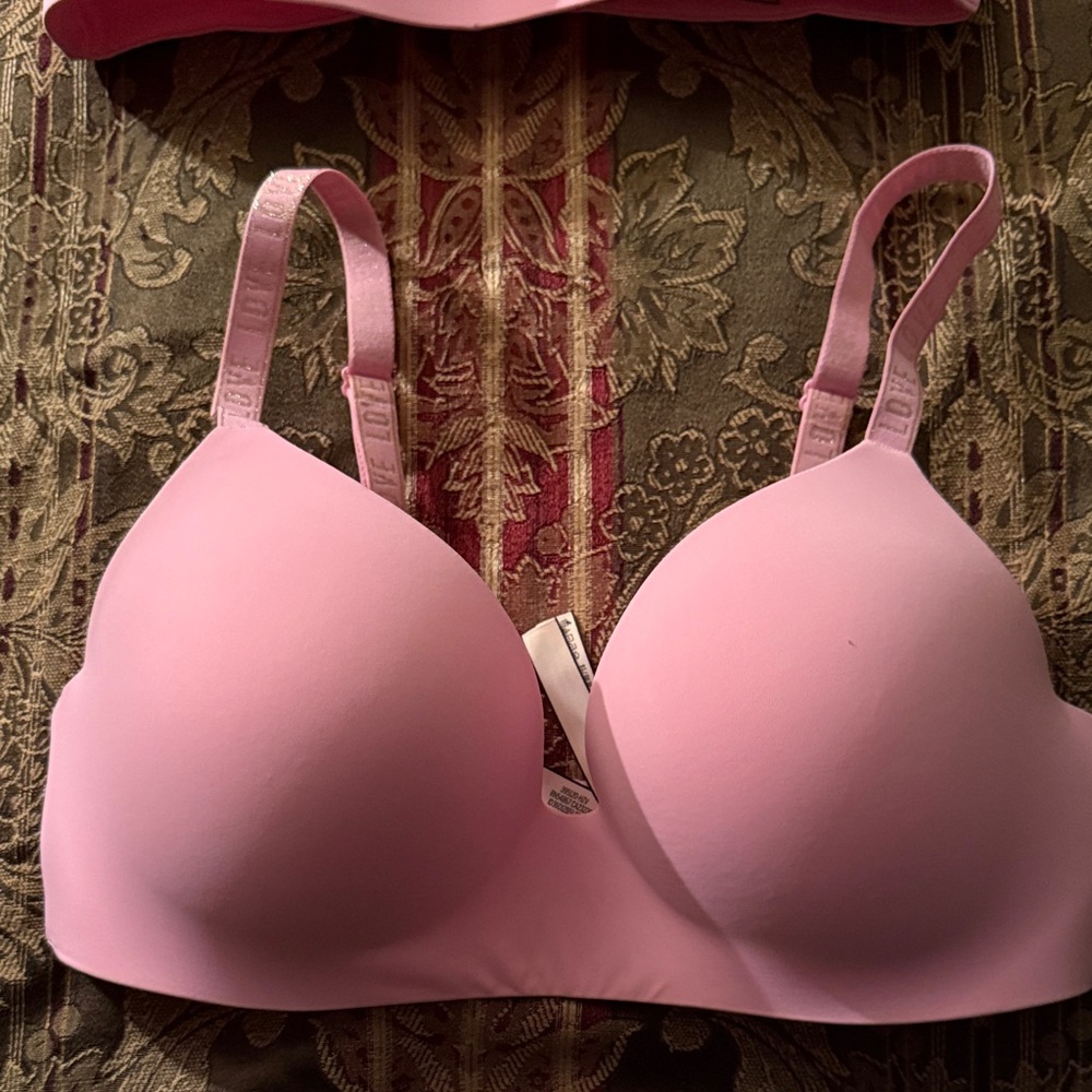 PINK Victoria's Secret Light Pink Bra NWOT